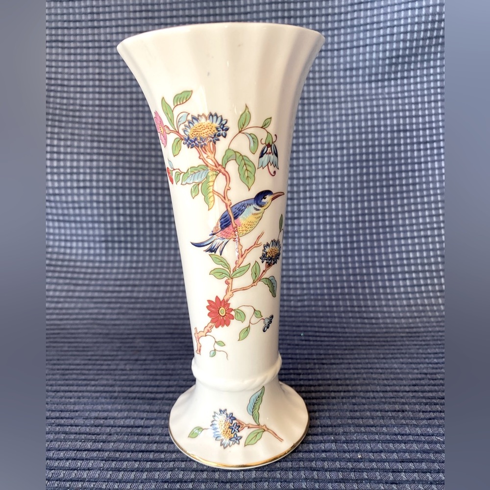 Ainsley 6” Pembroke NWOT Porcelain Vase